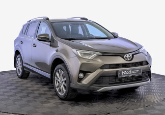 Подержанный автомобиль Toyota RAV4 2017 года (3 фото)