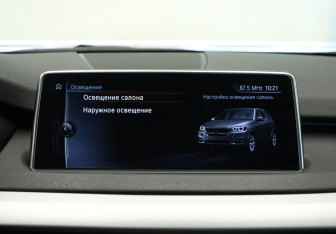 Подержанный автомобиль BMW X5 2017 года (21 фото)