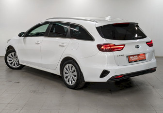 Подержанный автомобиль Kia Ceed Wagon 2020 года (7 фото)
