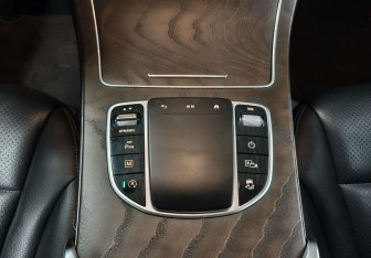 Подержанный автомобиль Mercedes-Benz GLC Coupe 2020 года (19 фото)