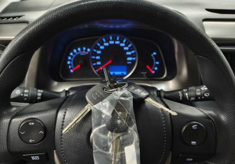 Подержанный автомобиль Toyota RAV4 2015 года (16 фото)