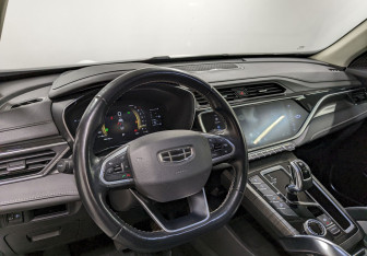 Подержанный автомобиль Geely Atlas Pro 2023 года (13 фото)