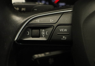 Подержанный автомобиль Audi Q7 2016 года (12 фото)