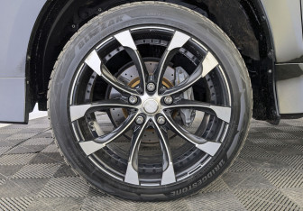 Подержанный автомобиль Lexus LX 2020 года (12 фото)