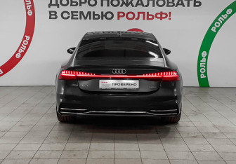 Подержанный автомобиль Audi A7 2021 года (5 фото)