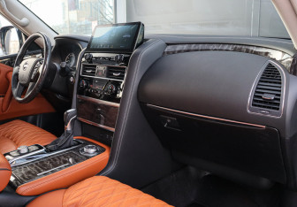 Подержанный автомобиль Nissan Patrol 2022 года (7 фото)