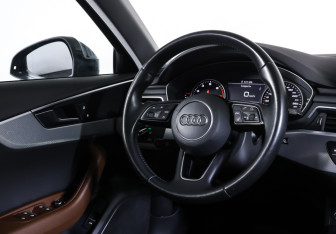 Подержанный автомобиль Audi A4 Sedan 2018 года (12 фото)