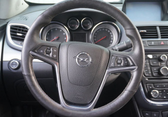 Подержанный автомобиль Opel Mokka 2013 года (14 фото)