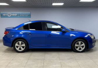 Подержанный автомобиль Chevrolet Cruze Sedan 2011 года (4 фото)