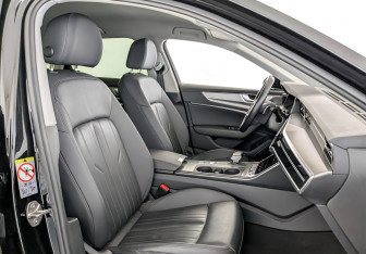 Подержанный автомобиль Audi A6 Sedan 2021 года (24 фото)