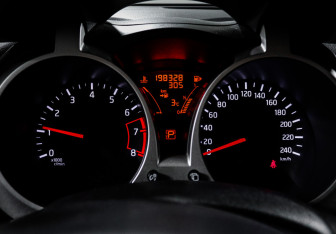 Подержанный автомобиль Nissan Juke 2012 года (11 фото)