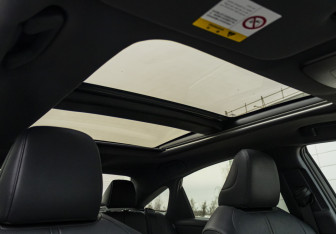 Подержанный автомобиль Toyota Avalon 2022 года (20 фото)