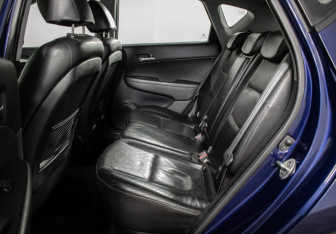 Подержанный автомобиль Hyundai i30 Hatchback 2009 года (10 фото)