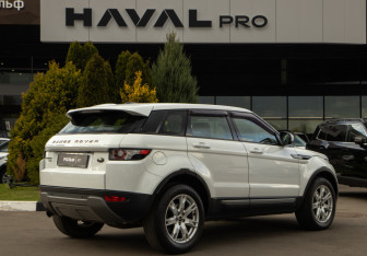 Подержанный автомобиль Land Rover Range Rover Evoque 2013 года (4 фото)