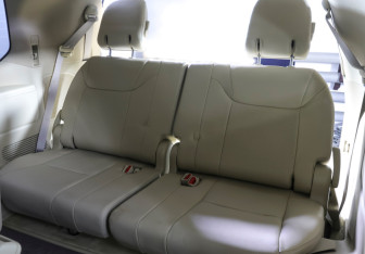 Подержанный автомобиль Lexus LX 2011 года (11 фото)