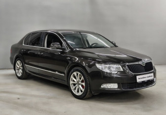 Подержанный автомобиль Skoda Superb Wagon 2013 года (3 фото)