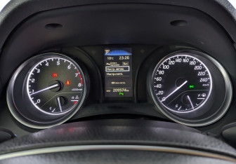 Подержанный автомобиль Toyota Camry Sedan 2020 года (13 фото)