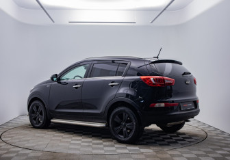 Подержанный автомобиль Kia Sportage 2011 года (3 фото)