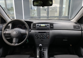 Подержанный автомобиль Toyota Corolla Sedan 2006 года (11 фото)