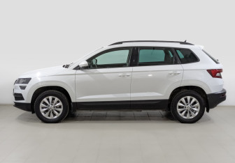 Подержанный автомобиль Skoda Karoq 2020 года (8 фото)