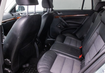 Подержанный автомобиль Skoda Octavia Wagon 2009 года (11 фото)