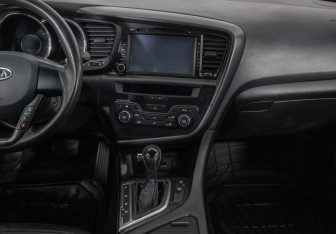 Подержанный автомобиль Kia Optima Sedan 2011 года (14 фото)