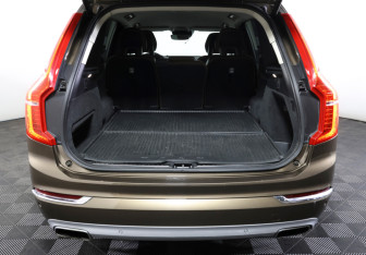 Подержанный автомобиль Volvo XC90 2018 года (10 фото)