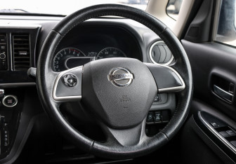 Подержанный автомобиль Nissan Dayz Roox 2018 года (16 фото)