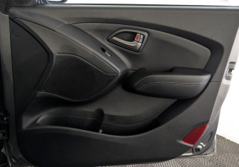 Подержанный автомобиль Hyundai ix35 2013 года (24 фото)