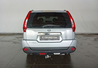 Подержанный автомобиль Nissan X-Trail 2012 года (6 фото)