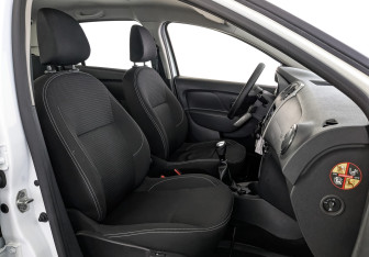 Подержанный автомобиль Renault Logan Sedan 2022 года (24 фото)