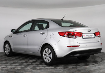 Подержанный автомобиль Kia Rio Sedan 2016 года (7 фото)