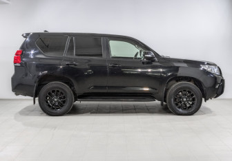 Подержанный автомобиль Toyota Land Cruiser Prado 2019 года (4 фото)