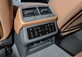 Подержанный автомобиль Audi A6 Sedan 2022 года (27 фото)