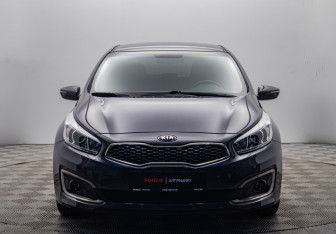 Подержанный автомобиль Kia Ceed Hatchback 2018 года (8 фото)