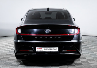 Подержанный автомобиль Hyundai Sonata 2022 года (6 фото)