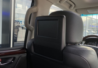 Подержанный автомобиль Lexus LX 2015 года (32 фото)