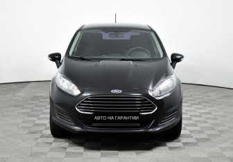 Подержанный автомобиль Ford Fiesta Sedan 2017 года (2 фото)