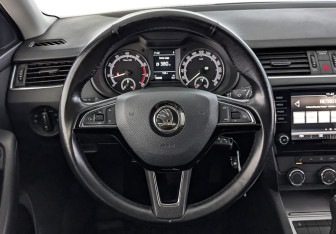 Подержанный автомобиль Skoda Octavia Liftback 2020 года (22 фото)