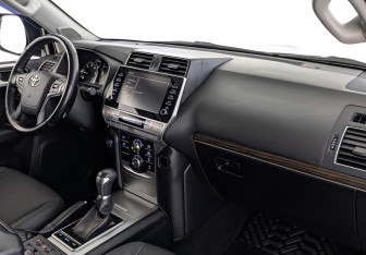 Подержанный автомобиль Toyota Land Cruiser Prado 2022 года (13 фото)