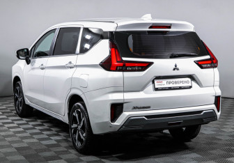 Подержанный автомобиль Mitsubishi Xpander 2023 года (7 фото)