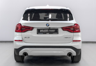 Подержанный автомобиль BMW X3 2021 года (6 фото)