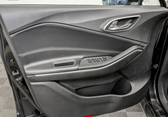 Подержанный автомобиль Москвич 3 2023 года (19 фото)