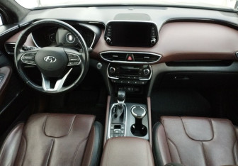 Подержанный автомобиль Hyundai Santa Fe 2019 года (9 фото)