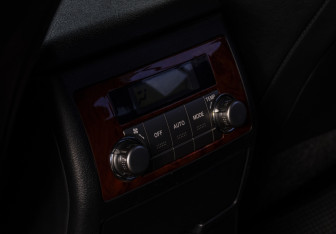 Подержанный автомобиль Toyota Highlander 2011 года (20 фото)