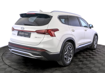 Подержанный автомобиль Hyundai Santa Fe 2021 года (5 фото)