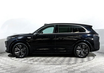 Подержанный автомобиль LiXiang L7 2024 года (8 фото)