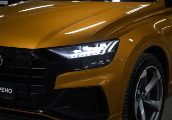 Подержанный автомобиль Audi Q8 2019 года (25 фото)