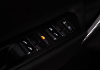 Подержанный автомобиль Geely Atlas 2018 года (16 фото)