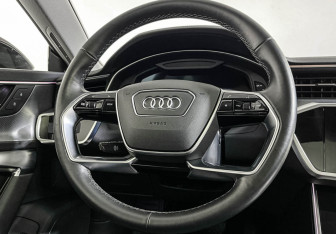 Подержанный автомобиль Audi A7 2023 года (14 фото)